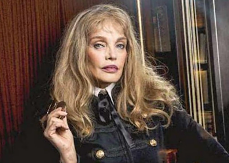 Portrait d'Arielle Dombasle paru dans ELLE